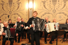 Veikko ja kaikki hanuristit